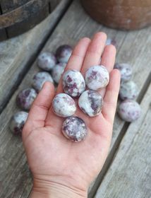 Rubellit (Rosa Turmalin i Kvarts), cuddlestone