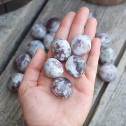 Rubellit (Rosa Turmalin i Kvarts), cuddlestone