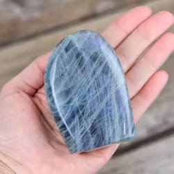 Lila Labradorit (Sunset Labradorit), polerad kristall stående friform #6