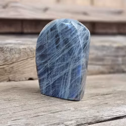 Lila Labradorit (Sunset Labradorit), polerad kristall stående friform #6