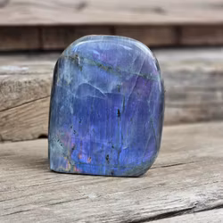 Lila Labradorit (Sunset Labradorit), polerad kristall stående friform #14