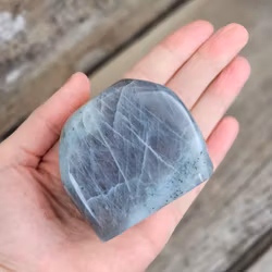 Lila Labradorit (Sunset Labradorit), polerad kristall stående friform #20