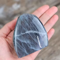 Lila Labradorit (Sunset Labradorit), polerad kristall stående friform #25