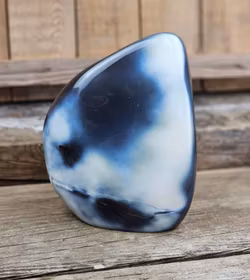 Orca Agat, polerad kristall stående friform #1