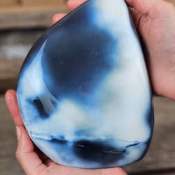 Orca Agat, polerad kristall stående friform #1