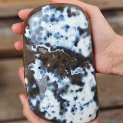 Orca Agat, polerad kristall stående friform #2