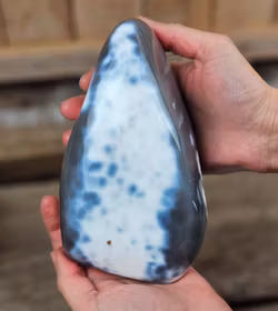 Orca Agat, polerad kristall stående friform #3