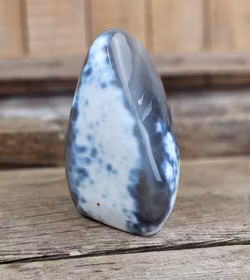 Orca Agat, polerad kristall stående friform #3