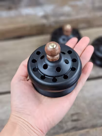 Rökelsebrännare, svart med lock