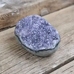 Ametistkluster med polerade kanter #7