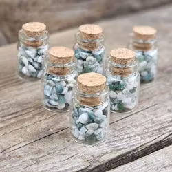 Trädagat, kristallchips i glasflaska