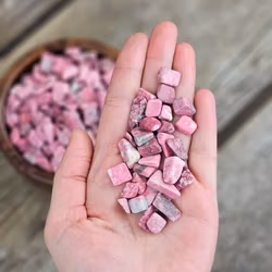 Thulit, små trumlade