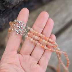 Solsten, halsband 4mm facetterade pärlor 925s.