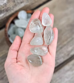 Aktinolit, ljus trumlad