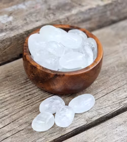 Optisk Kalcit (Islandsspat), trumlad