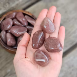 Jordgubbskvarts (Röd Aventurin), stor trumlad