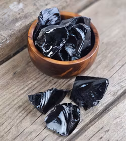 Svart Obsidian, rå