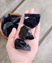 Svart Obsidian, rå