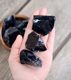 Svart Obsidian, rå