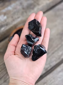 Svart Obsidian, liten rå