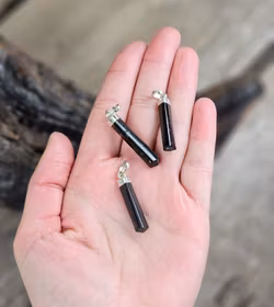 Svart Turmalin, polerad spets 925 silver hänge