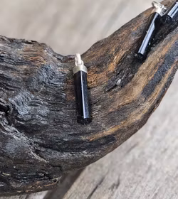 Svart Turmalin, polerad spets 925 silver hänge