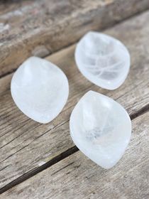 Vit Selenit, oval skål 10 cm