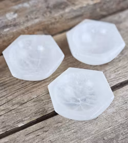 Vit Selenit, hexagonal skål 10 cm