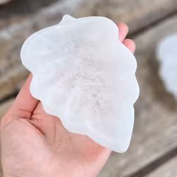 Vit Selenit, stort löv skål 12 cm