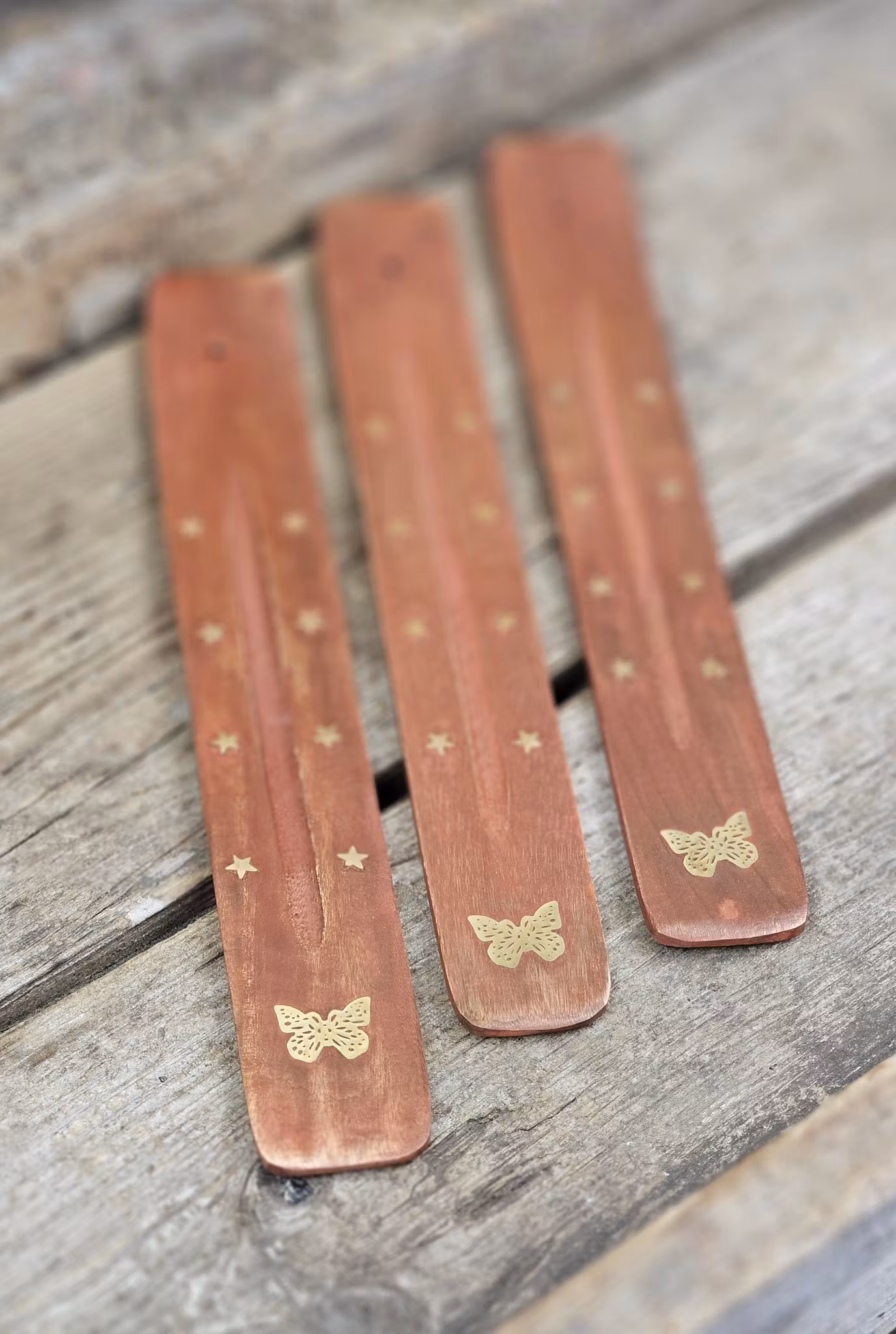 Rökelsehållare i trä, Fjäril