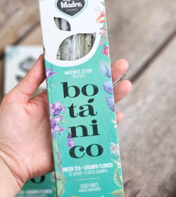 Sagrada Madre - Botánico Grönt te & Champablomma, rökelsepinnar