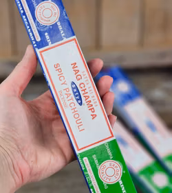 Satya Sai Baba Combo Serie - Nag Champa och Spicy Patchouli, rökelsepinnar