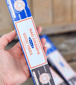 Satya Sai Baba Combo Serie - Nag Champa och Good Vibes, rökelsepinnar