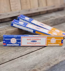 Satya Sai Baba Combo Serie - Nag Champa och Sandalwood, rökelsepinnar
