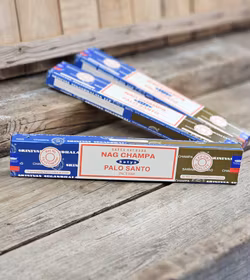 Satya Sai Baba Combo Serie - Nag Champa och Palo Santo, rökelsepinnar