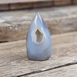 Agat, polerad kristall stående #1