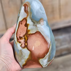 Polykromjaspis, polerad kristall stående friform #12