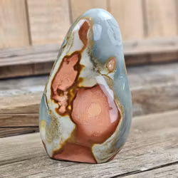 Polykromjaspis, polerad kristall stående friform #12