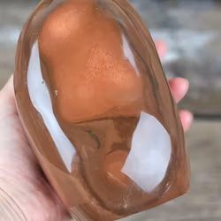 Polykromjaspis, polerad kristall stående friform #17