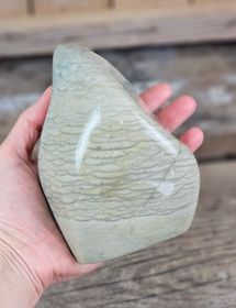 Fiskfjällsjaspis, polerad kristall stående friform #1