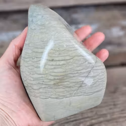 Fiskfjällsjaspis, polerad kristall stående friform #1