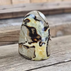 Septarian (Draksten), polerad kristall stående friform #1