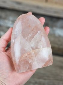 Hematoidkvarts (Röd Golden Healer), polerad kristall stående friform #1