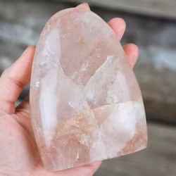 Hematoidkvarts (Röd Golden Healer), polerad kristall stående friform #1