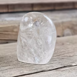 Bergkristall, polerad kristall stående friform #2