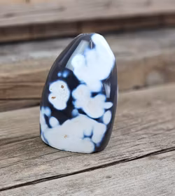 Orca Agat, polerad kristall stående friform #4