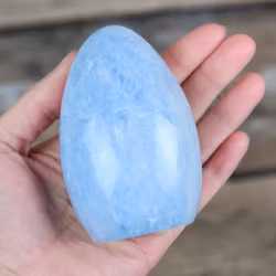 Blå Kalcit, polerad kristall stående friform #3