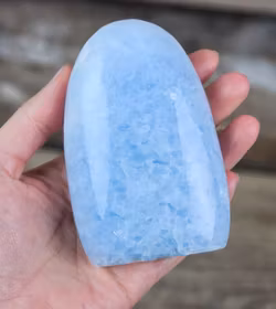 Blå Kalcit, polerad kristall stående friform #4