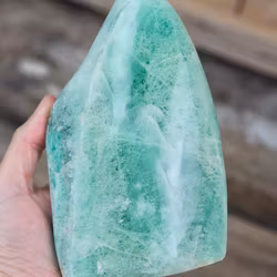 Grön Fluorit, polerad kristall stående friform #6