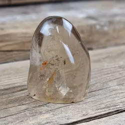 Rökkvarts, polerad kristall stående friform #1